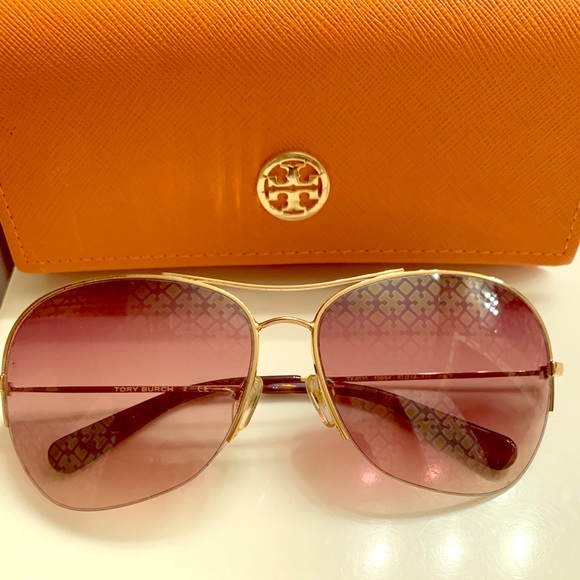 Tory Burch Accessories - Tory Burch aviator glasses logo